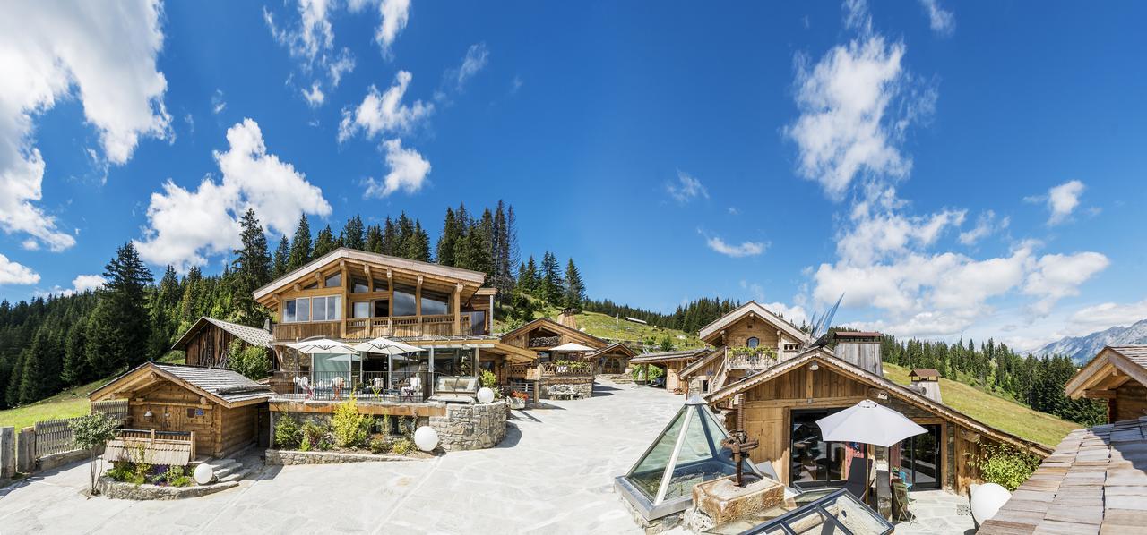 Hotel Marc Veyrat - La Maison Des Bois Manigod Exterior foto